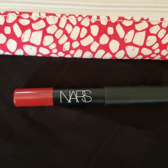 Nars Matte Lip Pencil Cruella .6 OZ & Origins bag NWT - Picture 3 of 8